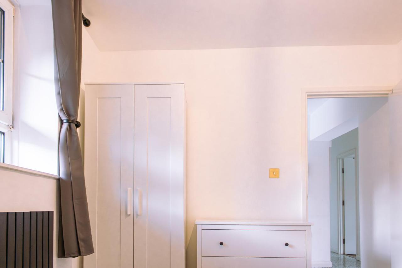 Nice 4 Bedroom Apartment Near City Centre 2-Min Walk To Metro !! Business & Family Friendly!! 런던 외부 사진