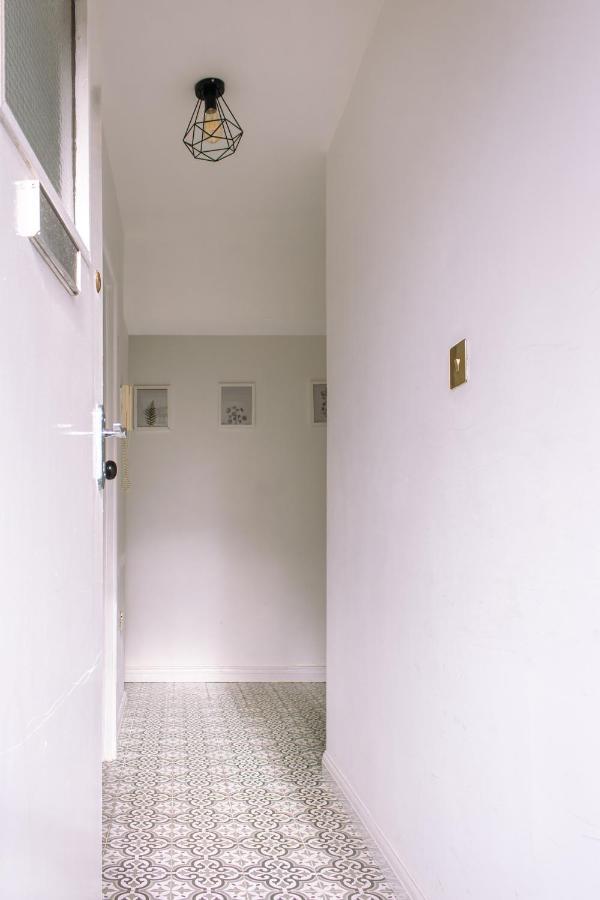 Nice 4 Bedroom Apartment Near City Centre 2-Min Walk To Metro !! Business & Family Friendly!! 런던 외부 사진