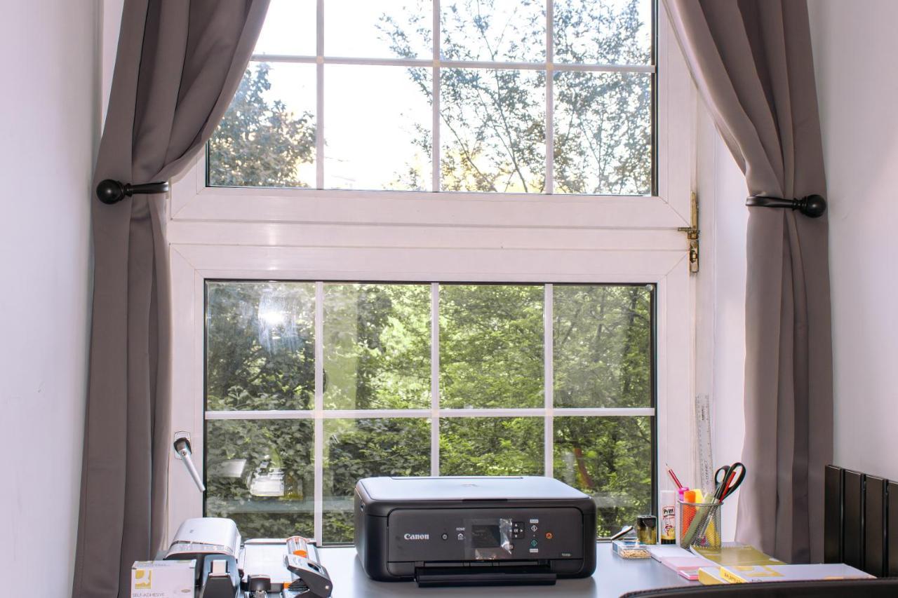 Nice 4 Bedroom Apartment Near City Centre 2-Min Walk To Metro !! Business & Family Friendly!! 런던 외부 사진